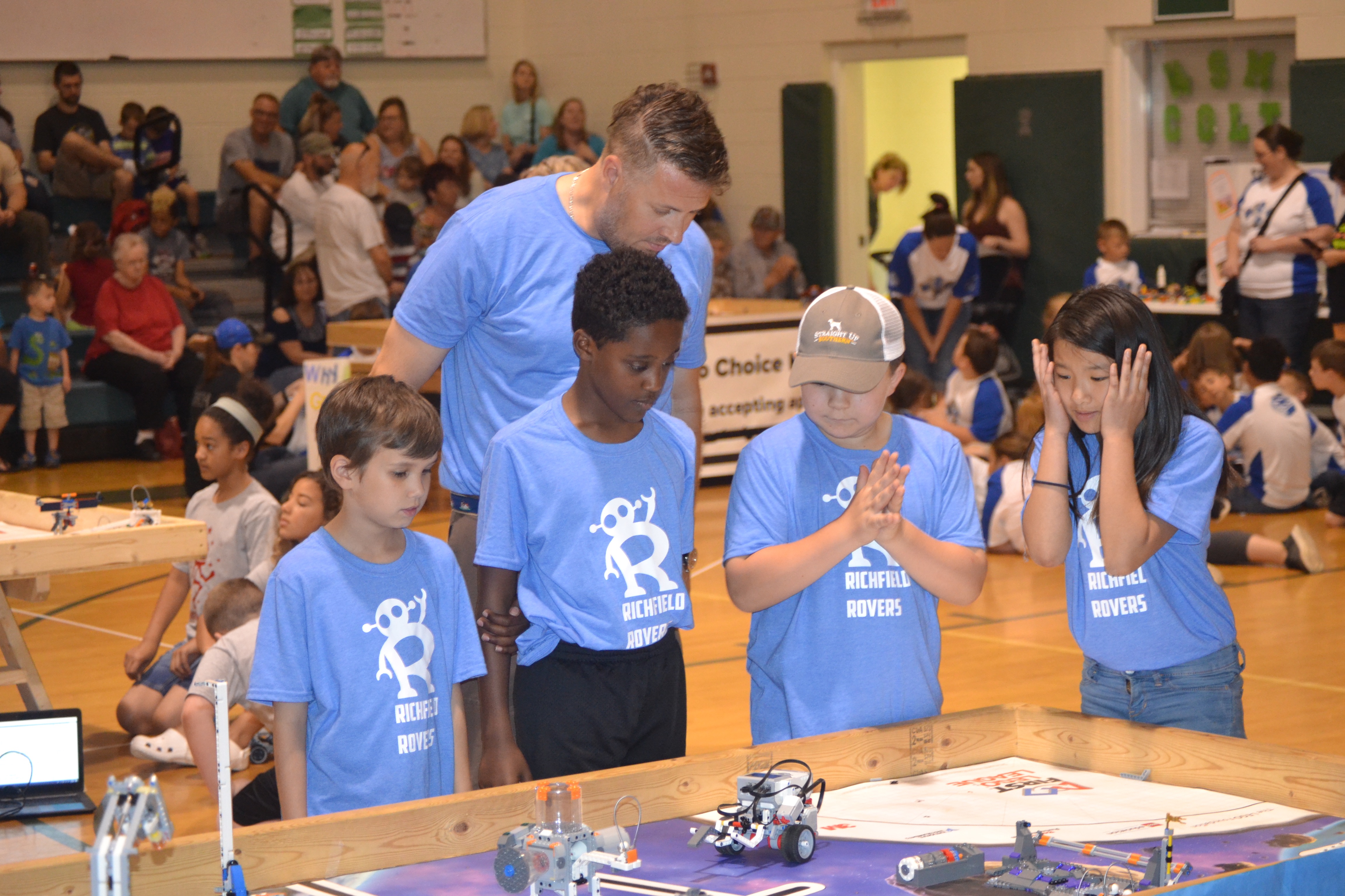 Elementary, middle school students partake in SCS robotics competition ...