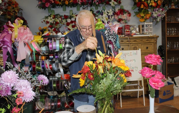 STANLY MAGAZINE: A florist and artist, Claude Harwood looks back on his  70-plus year career, including helping decorate the White House - The Stanly  News & Press