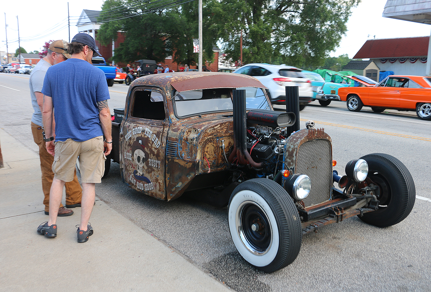 Crayton looks back on 20 years of cars, friends at Oakboro CruiseIn
